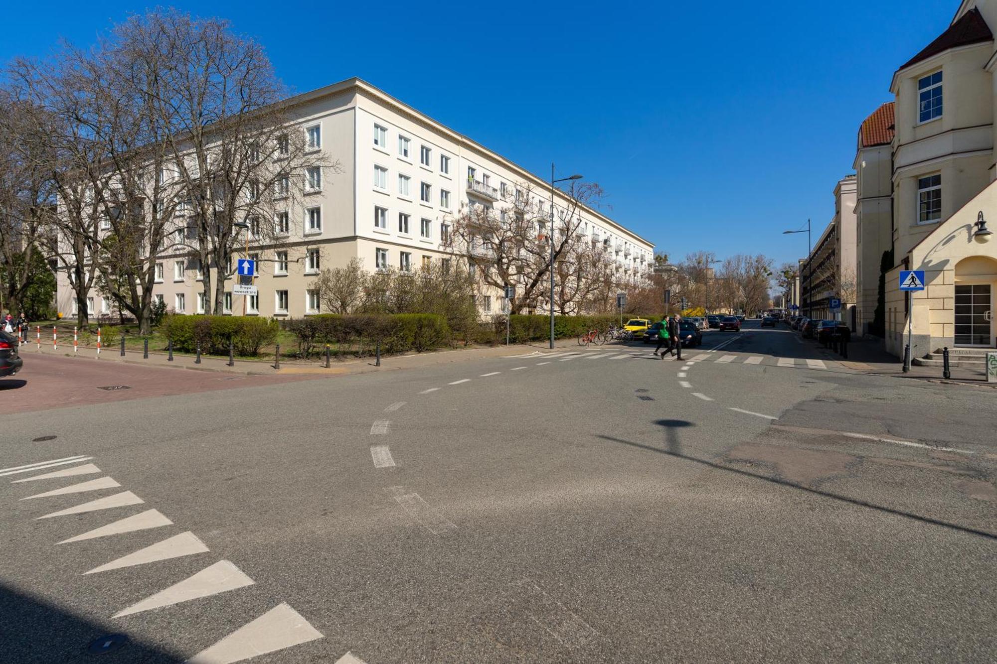 Wola Ratusz Serene * Warszawa